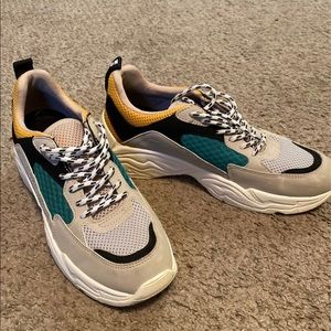 Kendall and Kylie Tennis shoes